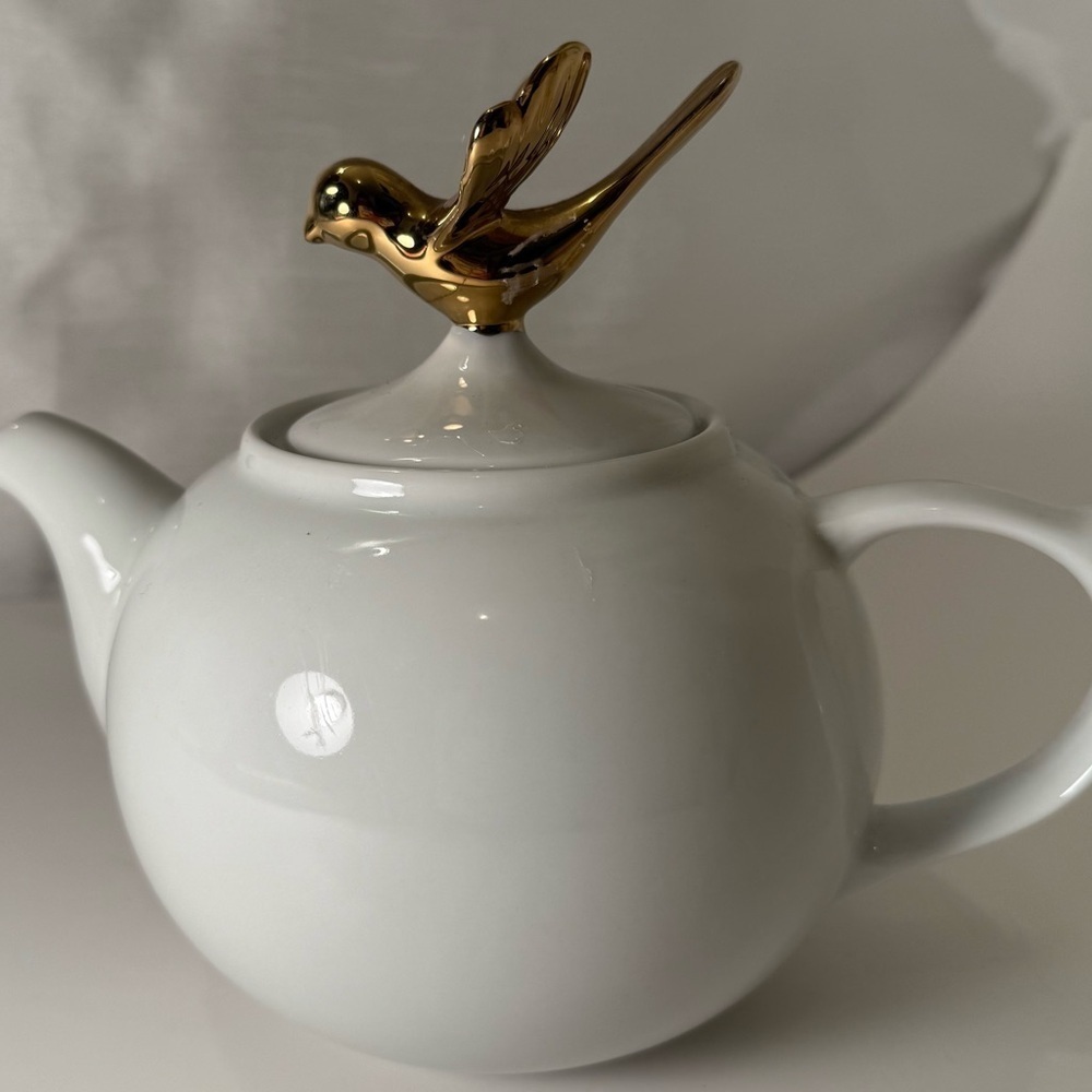 Mc2 By Top Choice White Teapot With Golden Bird - Picture 2 of 7